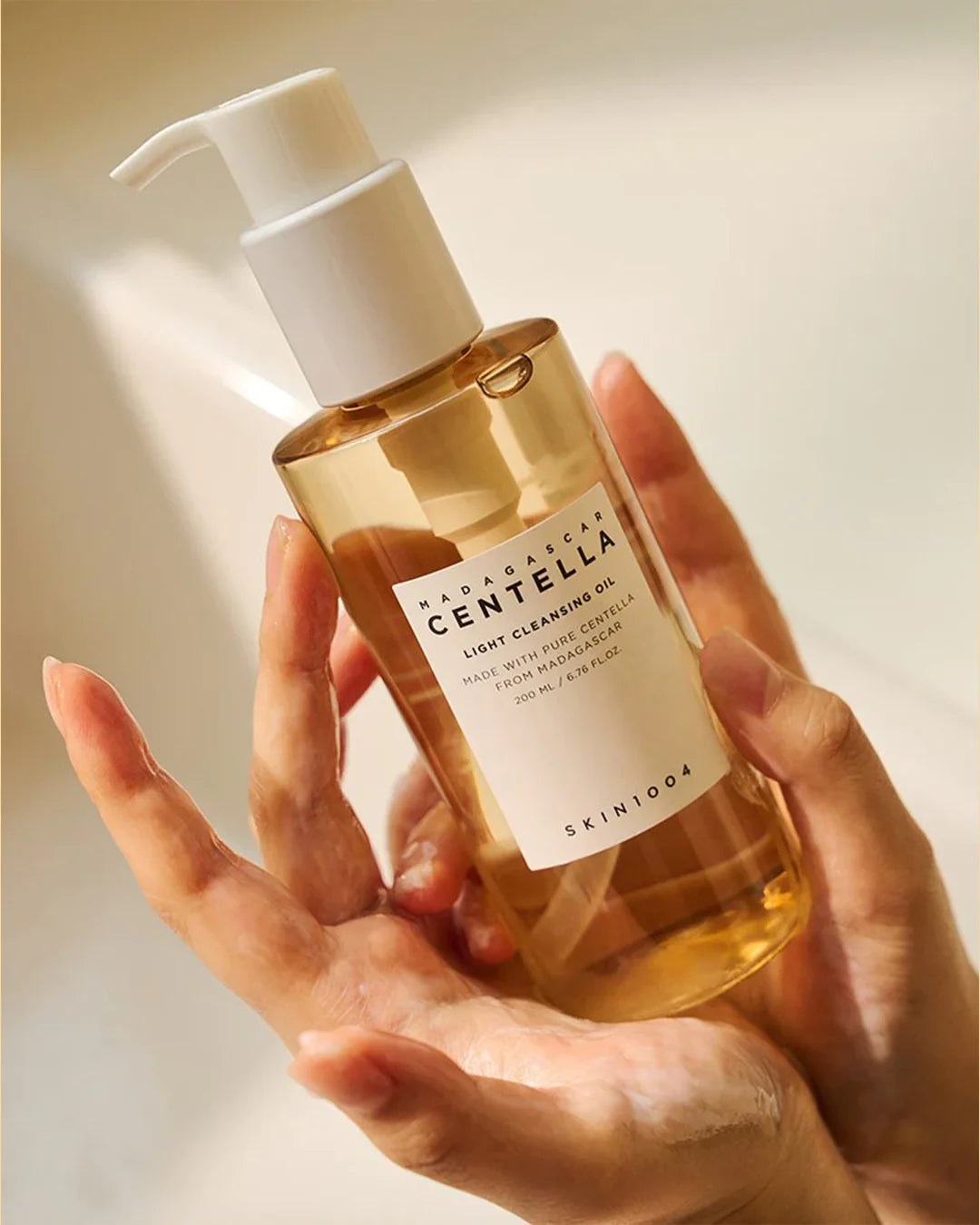 SKIN1004 Madagascar Centella Light Cleansing Oil